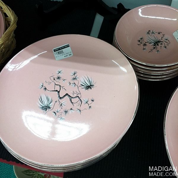 buying sets of vintage dishes - tips and ideas