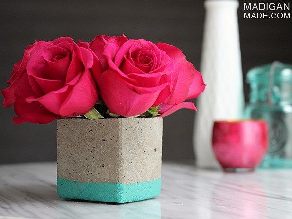 Easy DIY concrete vase