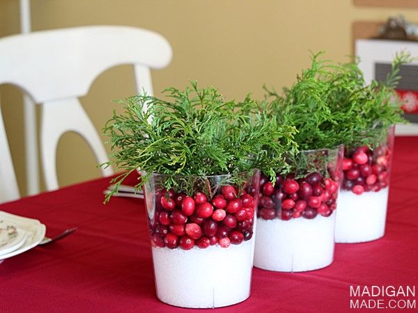 Amazingly simple cranberry centerpieces. These would be perfect for fall or wintertime.