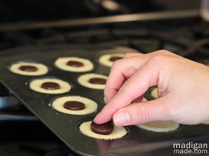 how to make mini cookie cupcakes - recipe at madiganmade.com