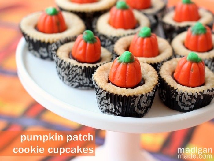 Cute! A pumpkin Halloween dessert idea at madiganmade.com 