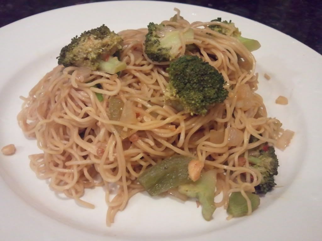 broccoli and bell pepper noodles