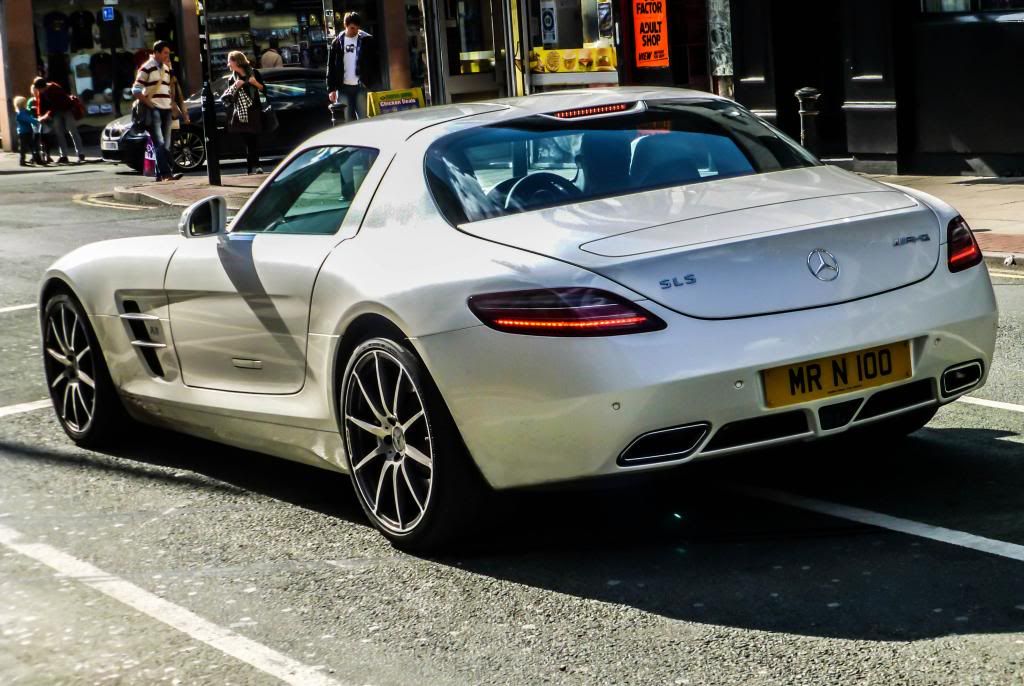 [http://i981.photobucket.com/albums/ae295/Dogismo/Dogismo%203/mercedes27_zps71262aa1.jpg]