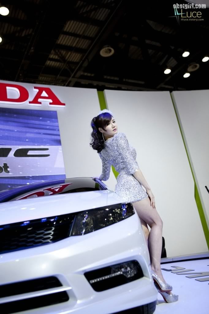 Seoul Motor Show 2011 - Han Ga Eun bagian 2