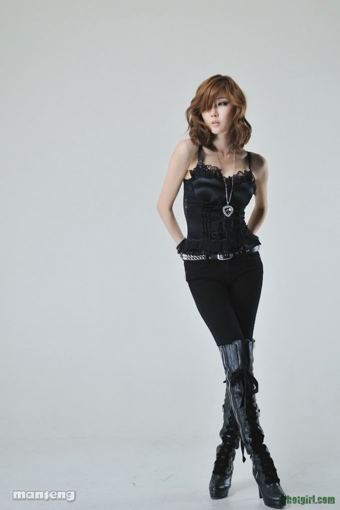 Choi Byeol Yee - Hitam Basque