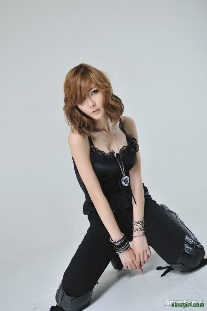 Choi Byeol Yee - Hitam Basque