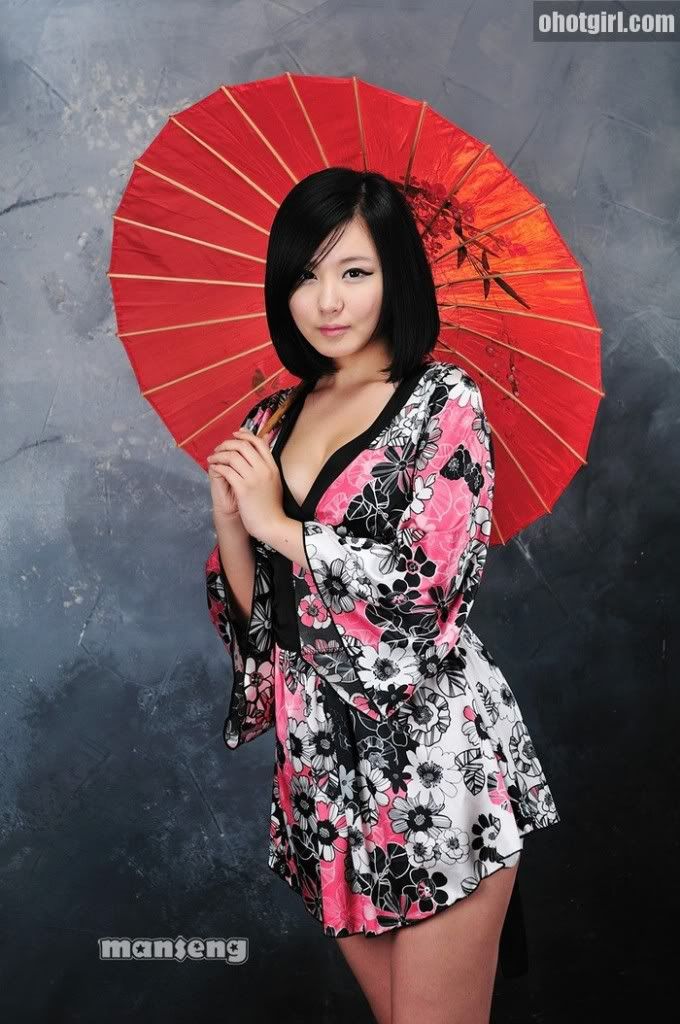 Ryu Ji Hye – Sexy Kimono